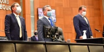 Governador diz não haver polêmica e afirma que “desinformados” criticam projeto do ICMS