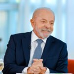 Lula anuncia proposta de Pé-de-Meia Universitário com R$ 700 mensais para estudantes, em eventual novo mandato